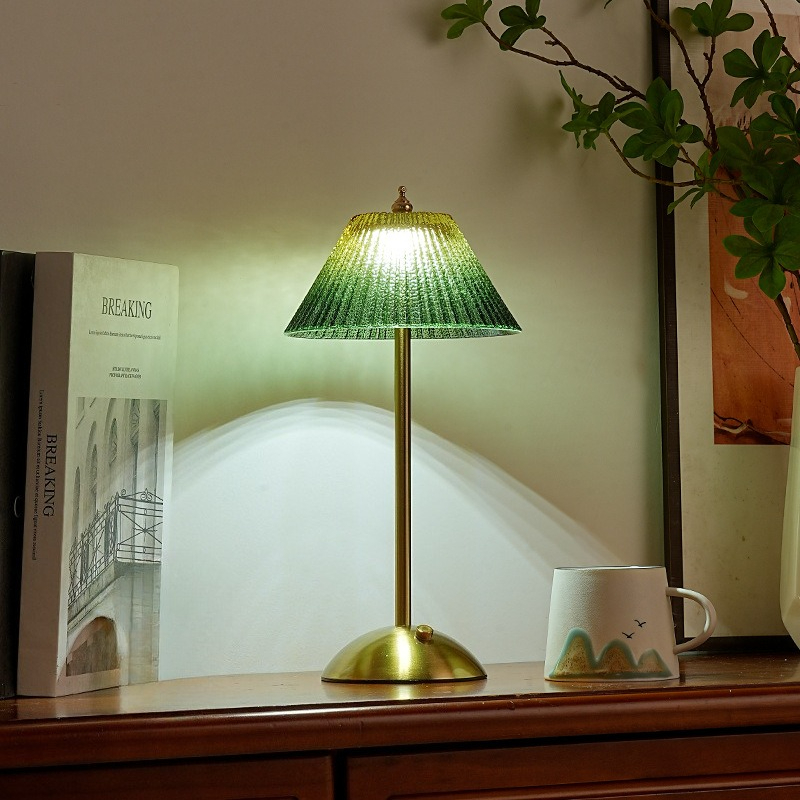 Lampe de table en verre plissé - Wedding Led avis et prix