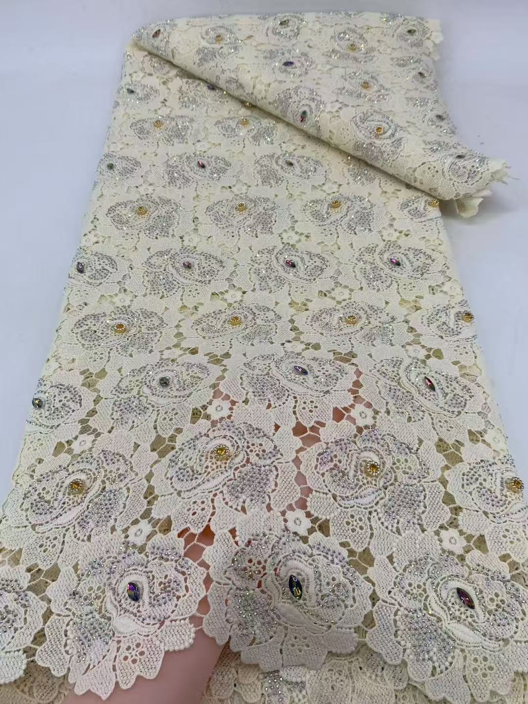 Tissu nigérian en dentelle de  - Wedding Dress Supply avis et prix